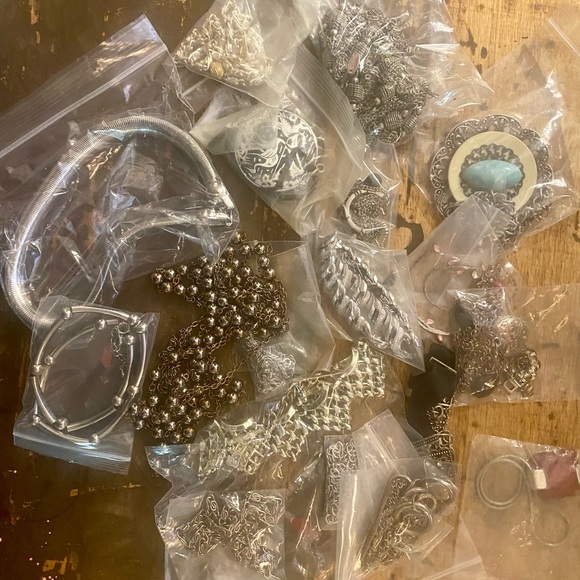 JUST WOW! Mother load of antique,Vintage,Costume +Retro Jewelry! - Picture 7 of 17